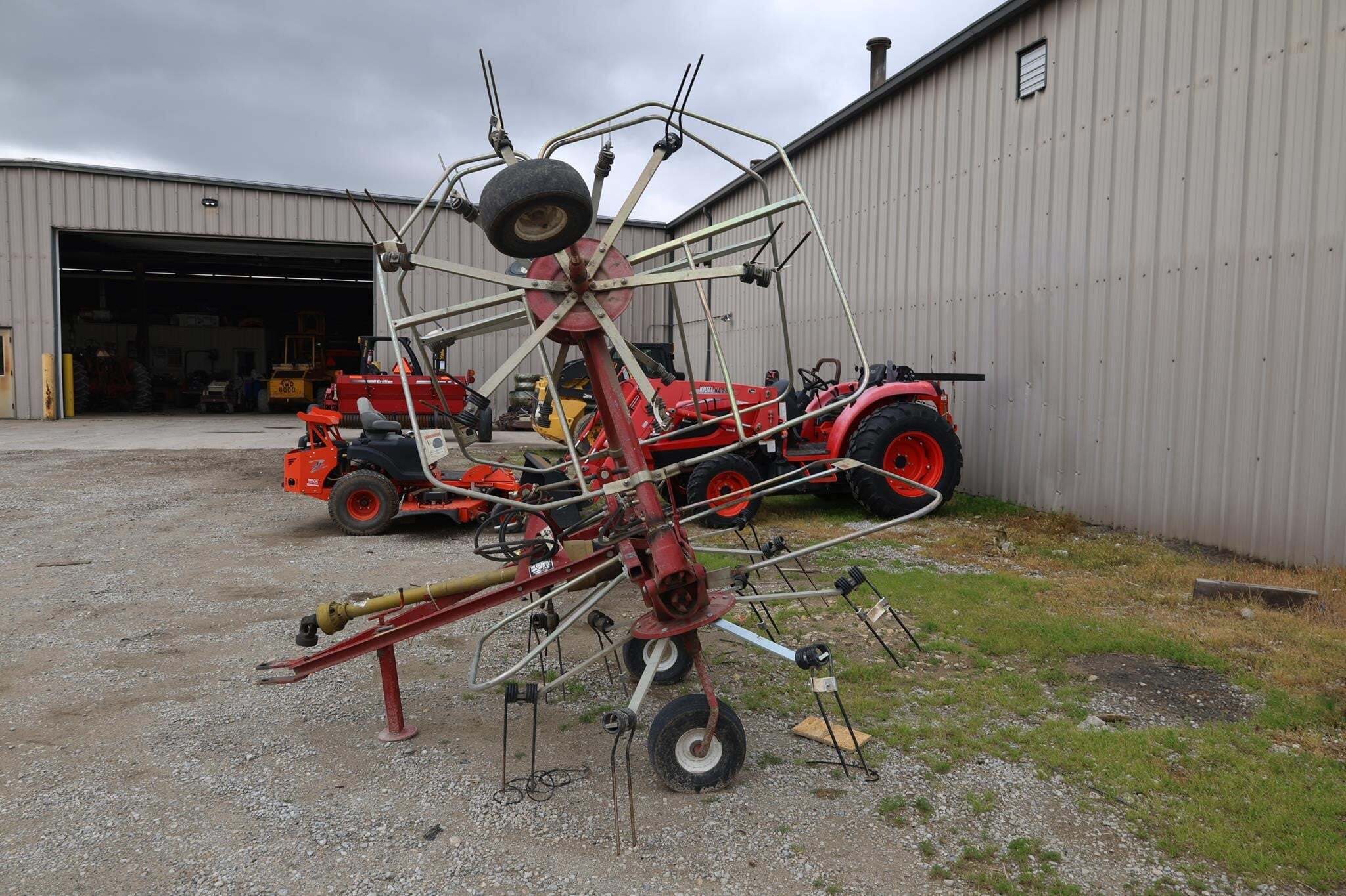  AGCO 4217 Tedder