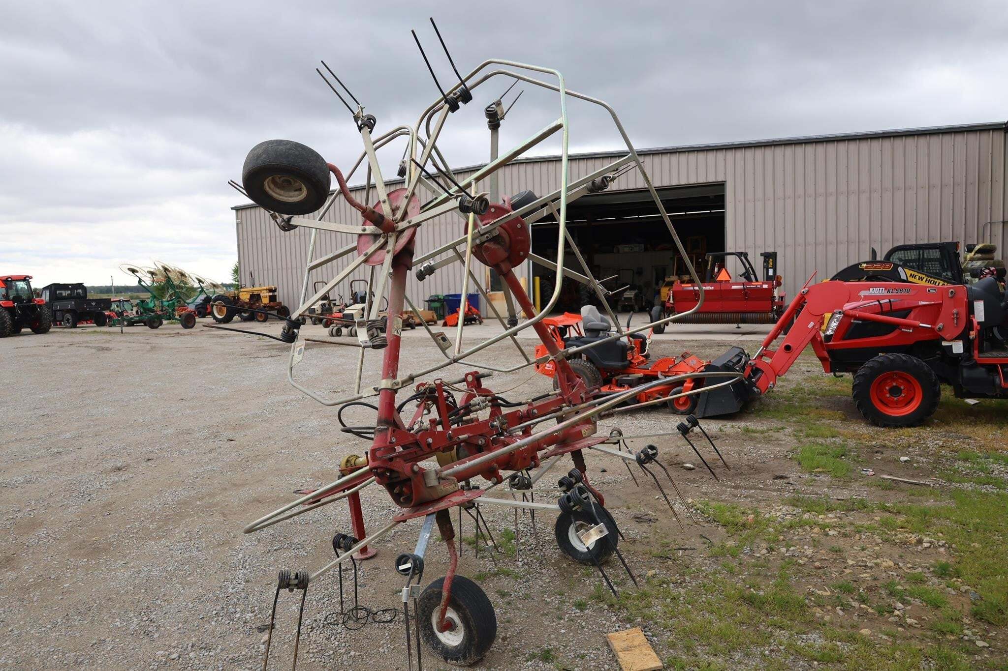  AGCO 4217 Tedder
