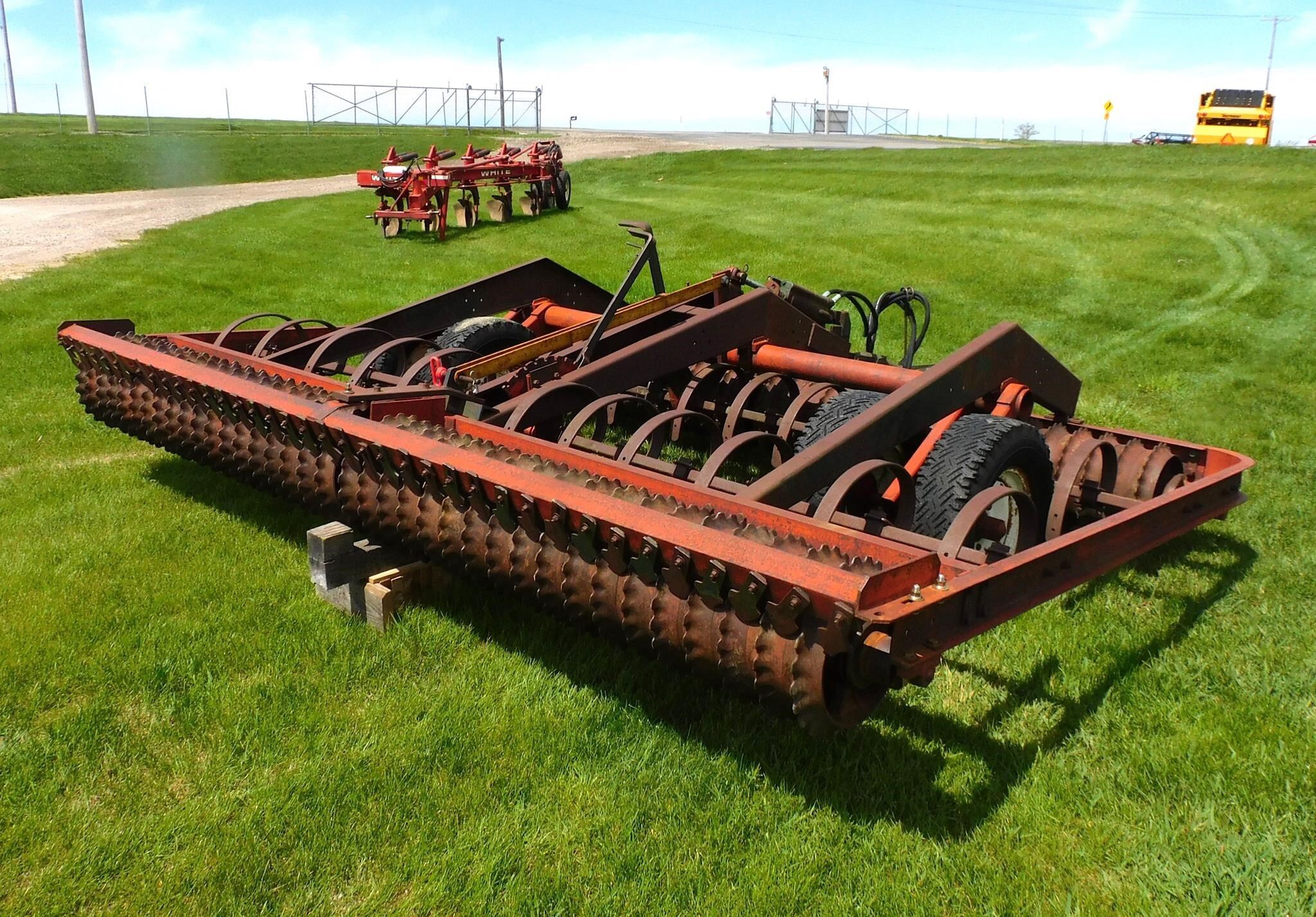  Brillion M148 Mulchers / Cultipacker