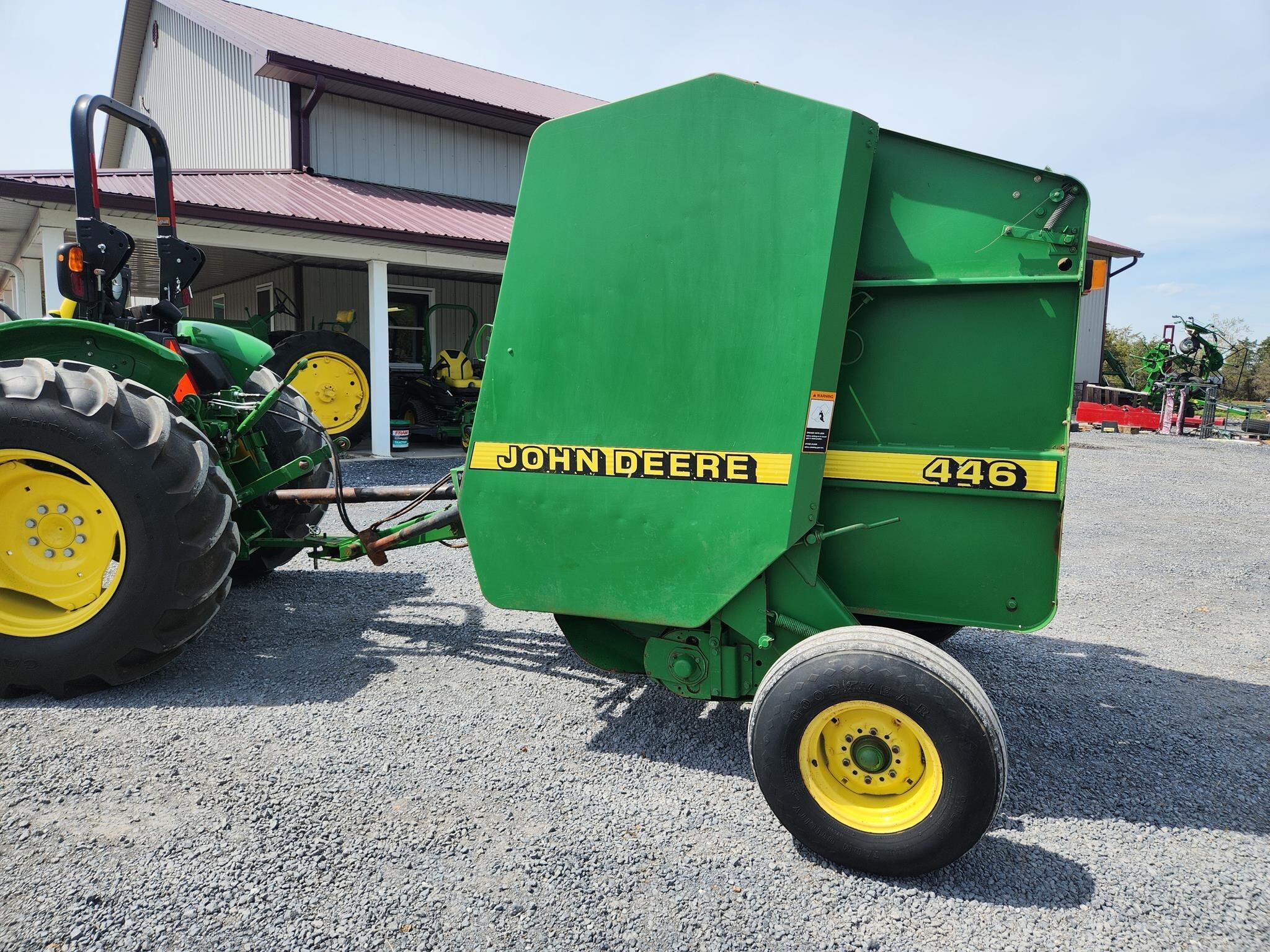 1997 John Deere 446 Round Baler