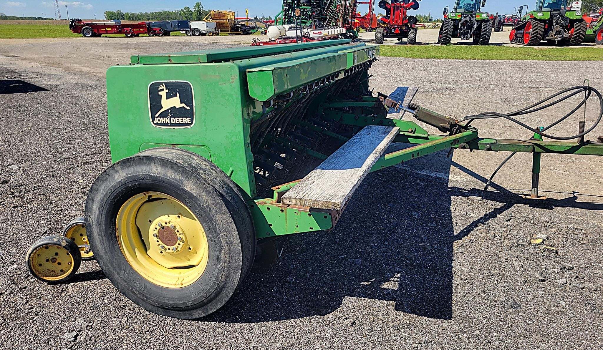  John Deere 450 Drill