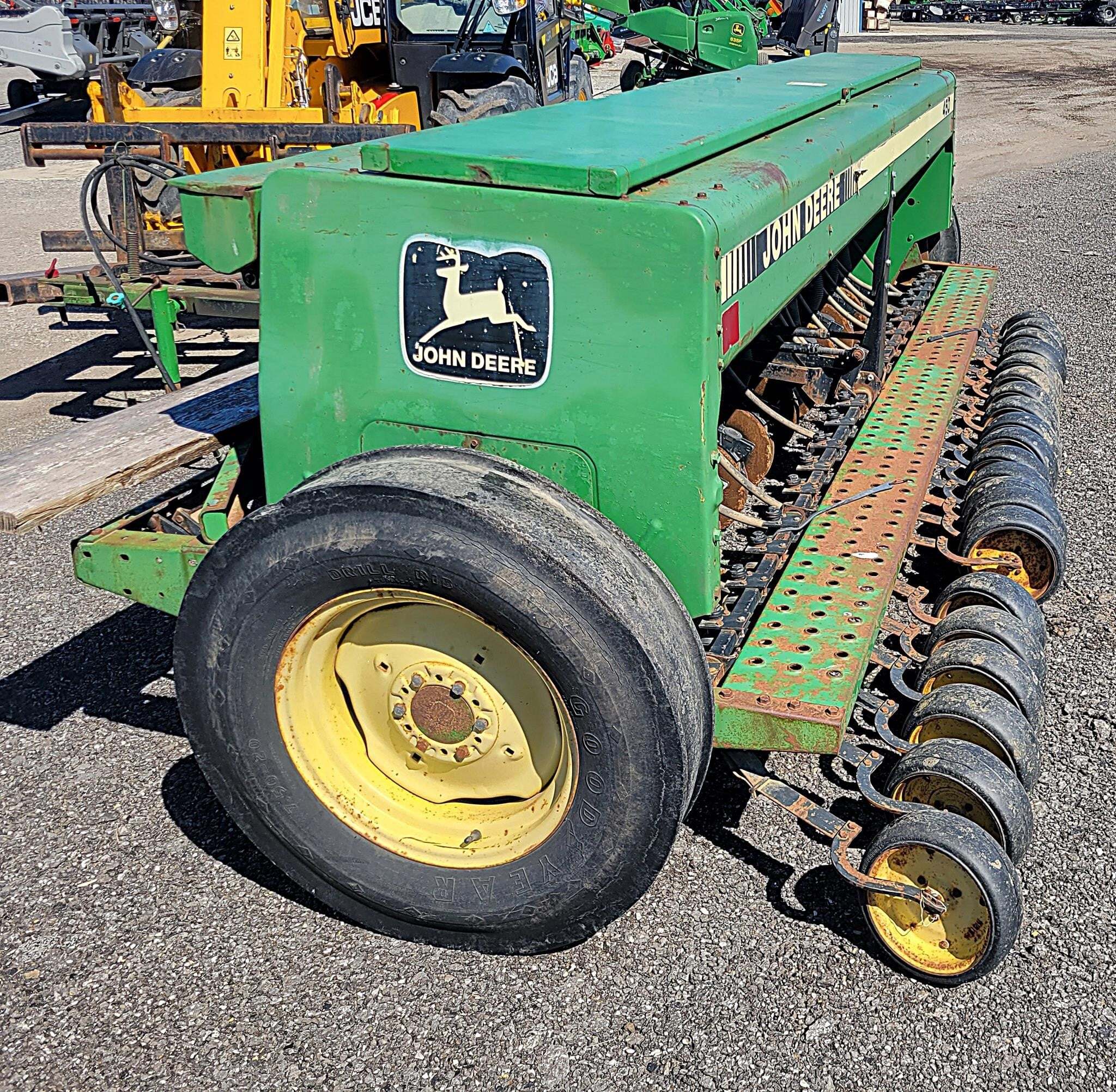  John Deere 450 Drill