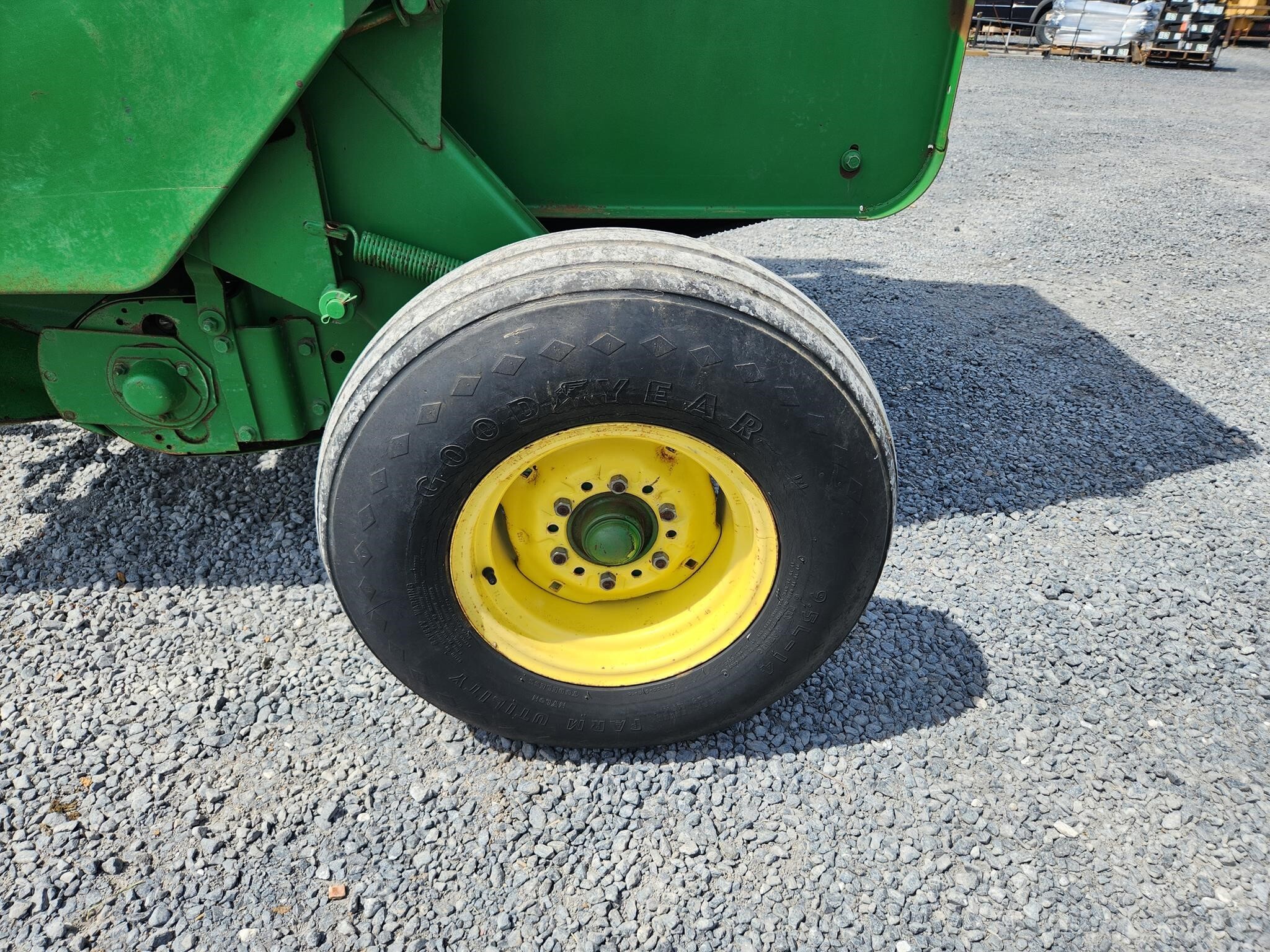 1997 John Deere 446 Round Baler