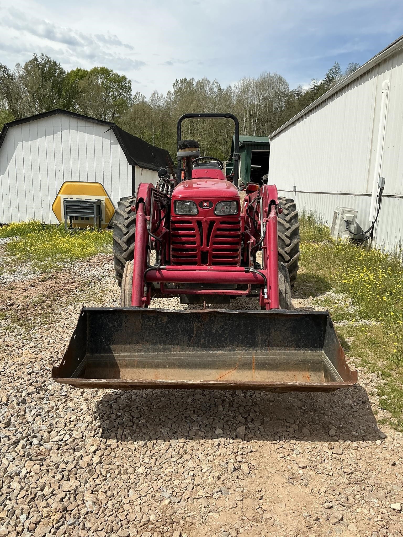  Mahindra 3525 Tractor