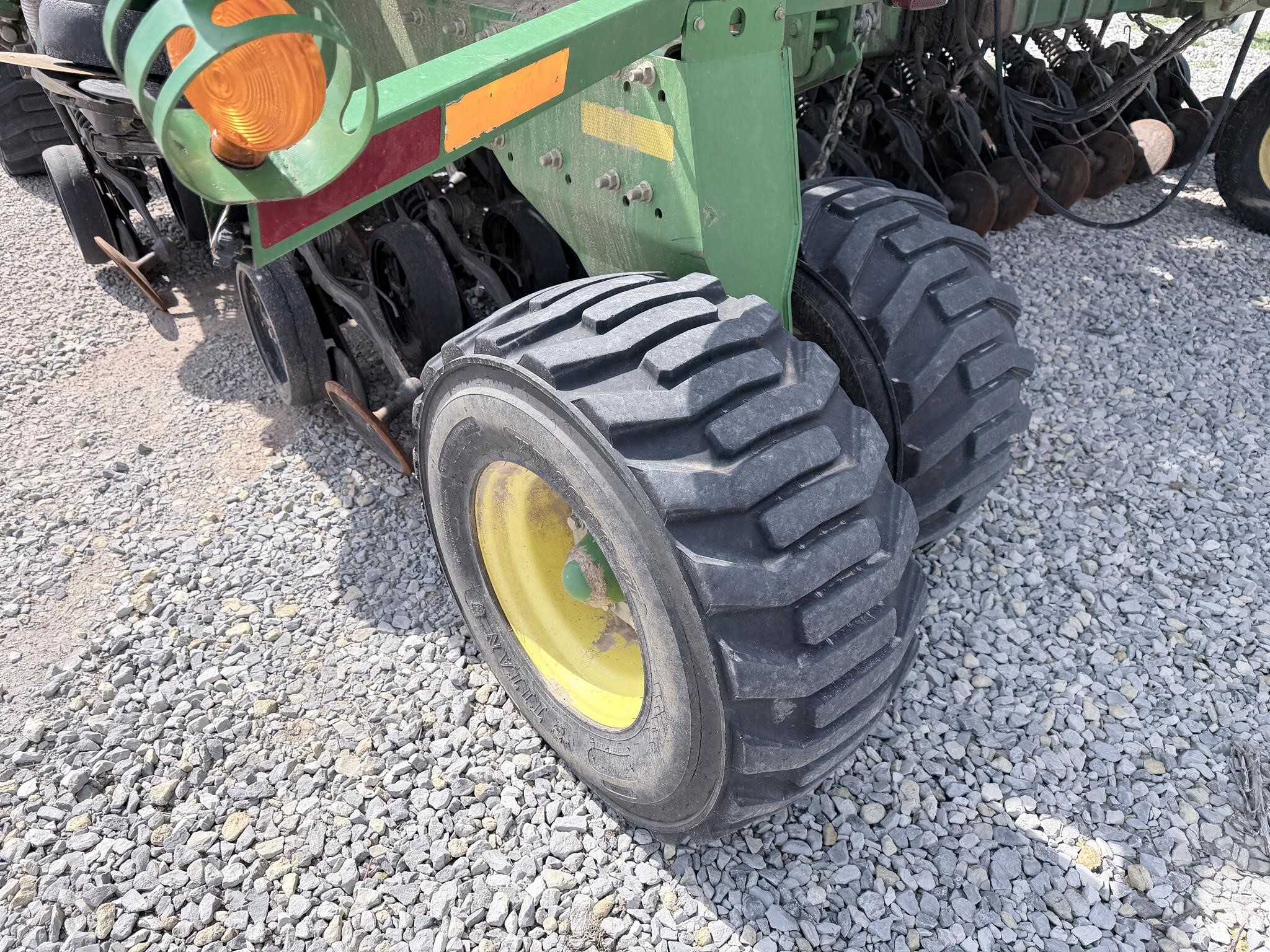 2012 John Deere 1890 Air Seeder