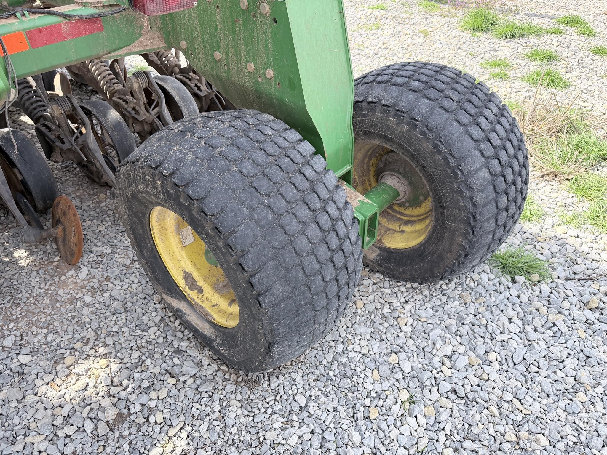 2012 John Deere 1890 Air Seeder