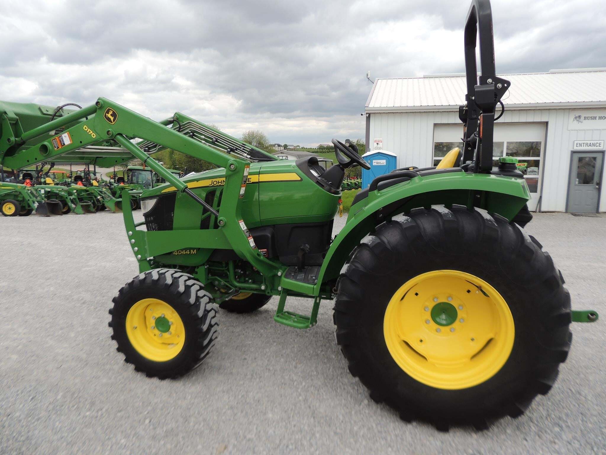 2015 John Deere 4044M Tractor