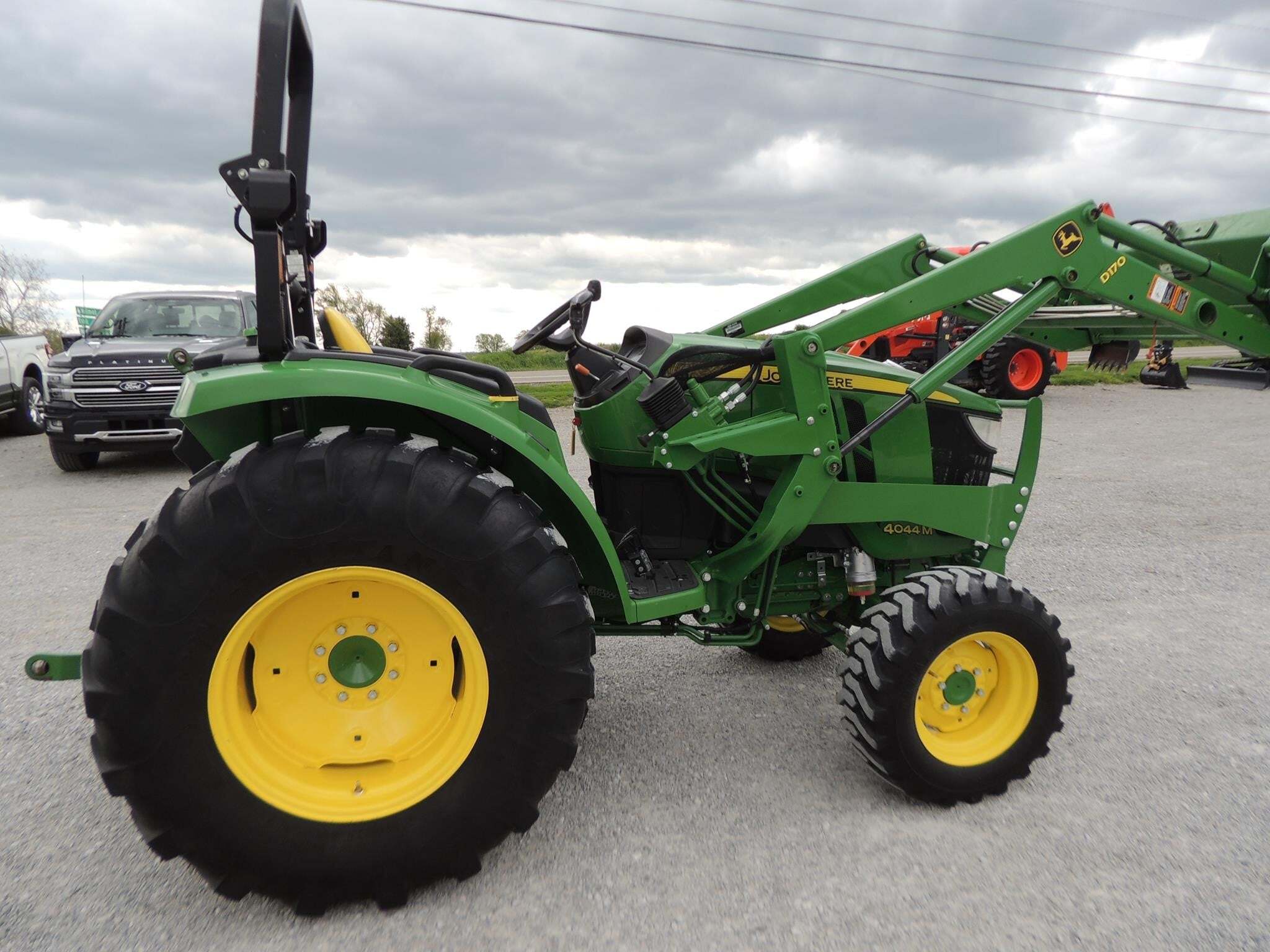 2015 John Deere 4044M Tractor