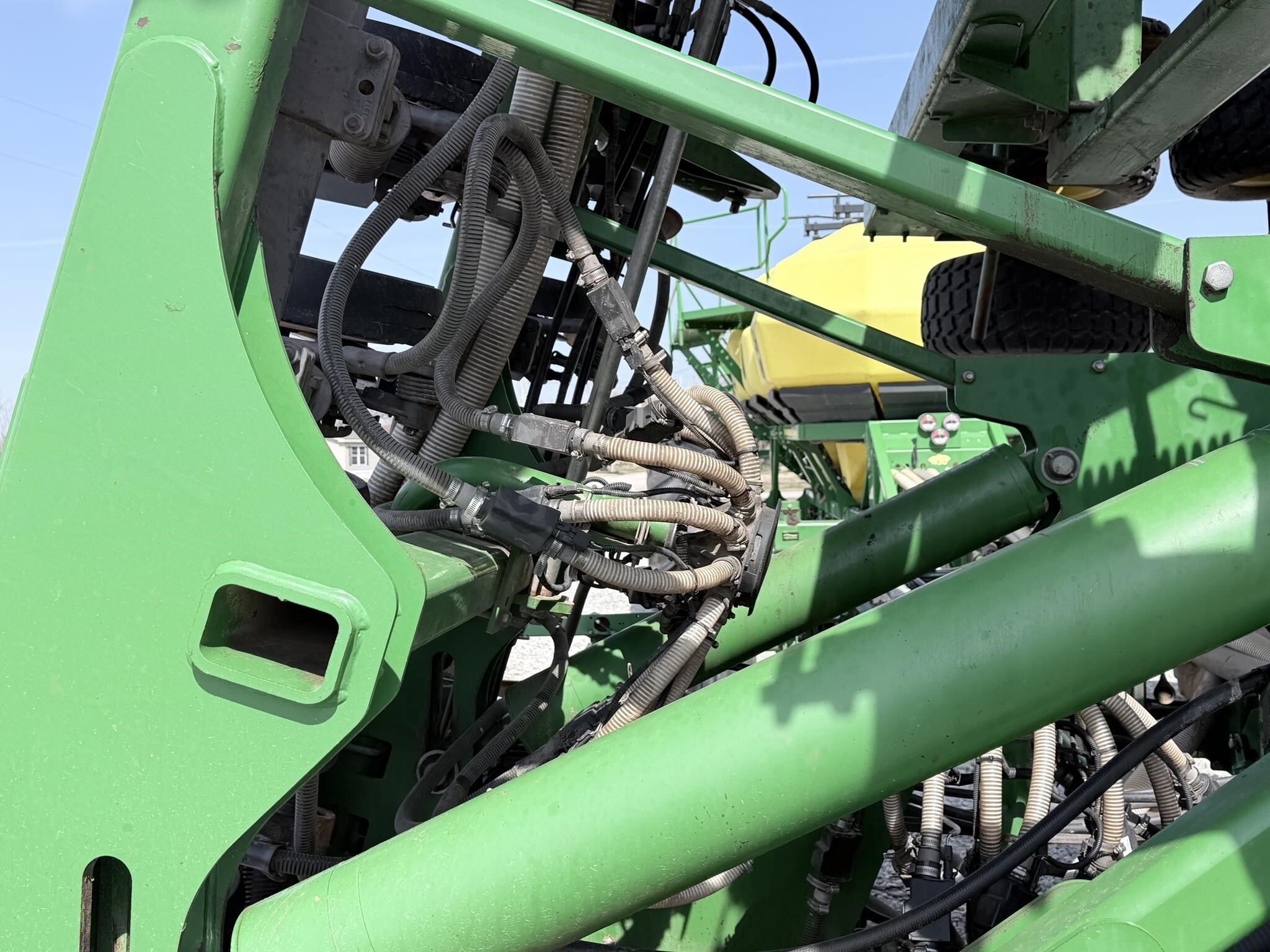 2012 John Deere 1890 Air Seeder