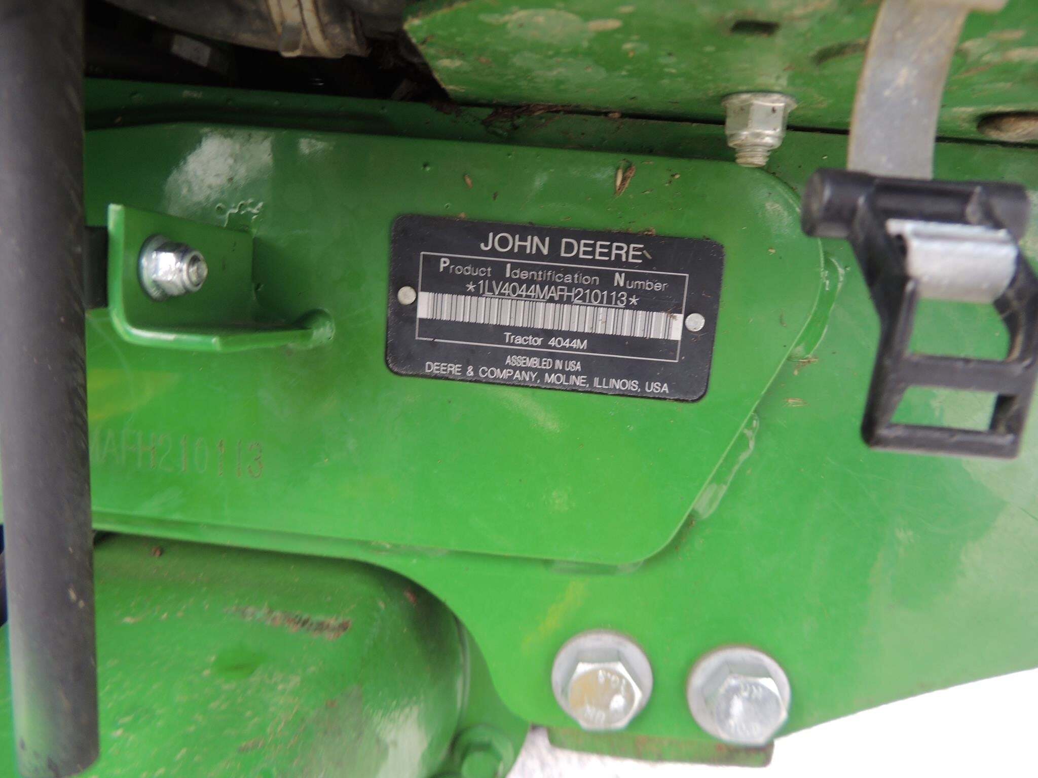 2015 John Deere 4044M Tractor