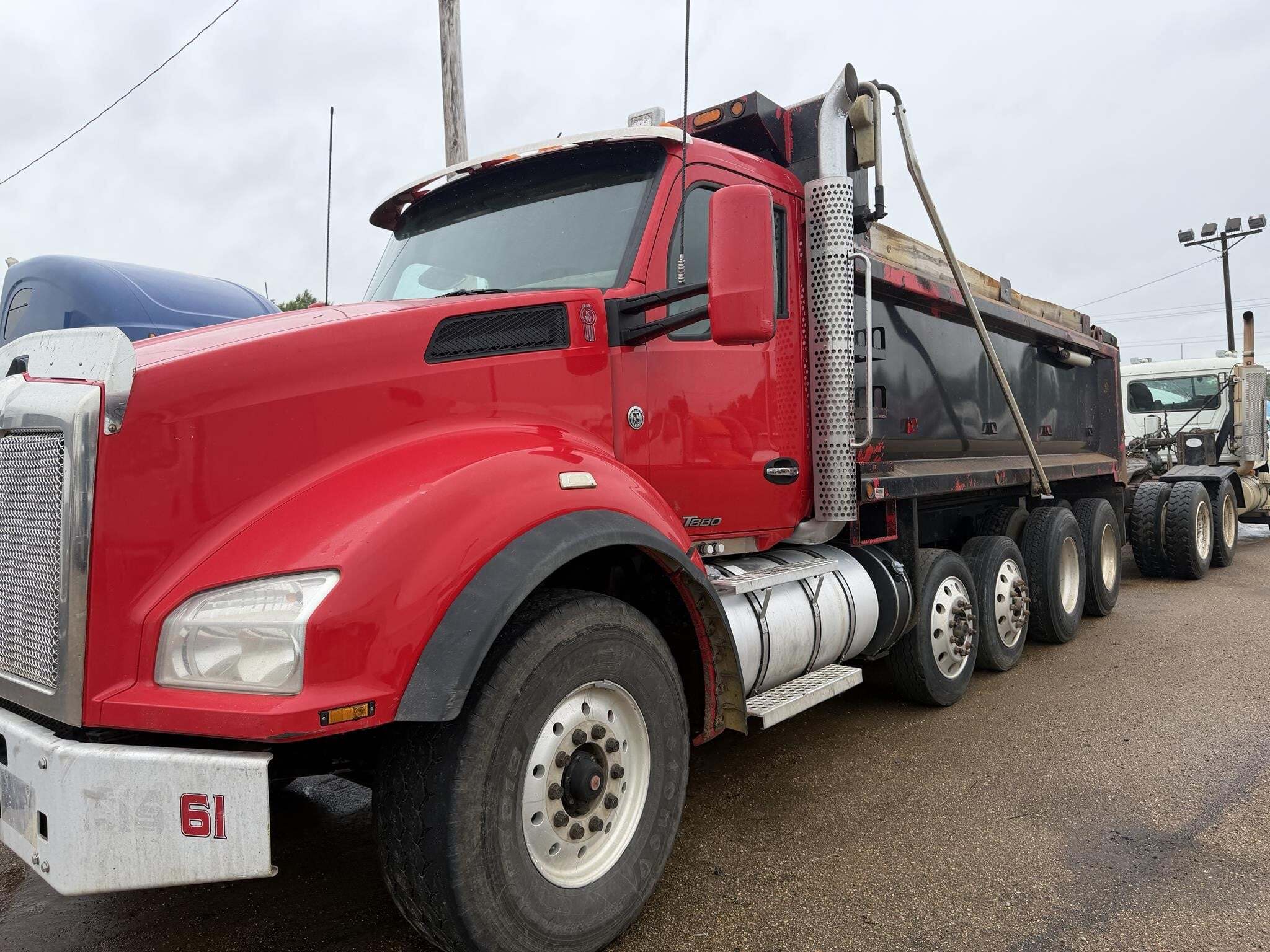 2017 Kenworth T880 Semi Trucks/Trailer