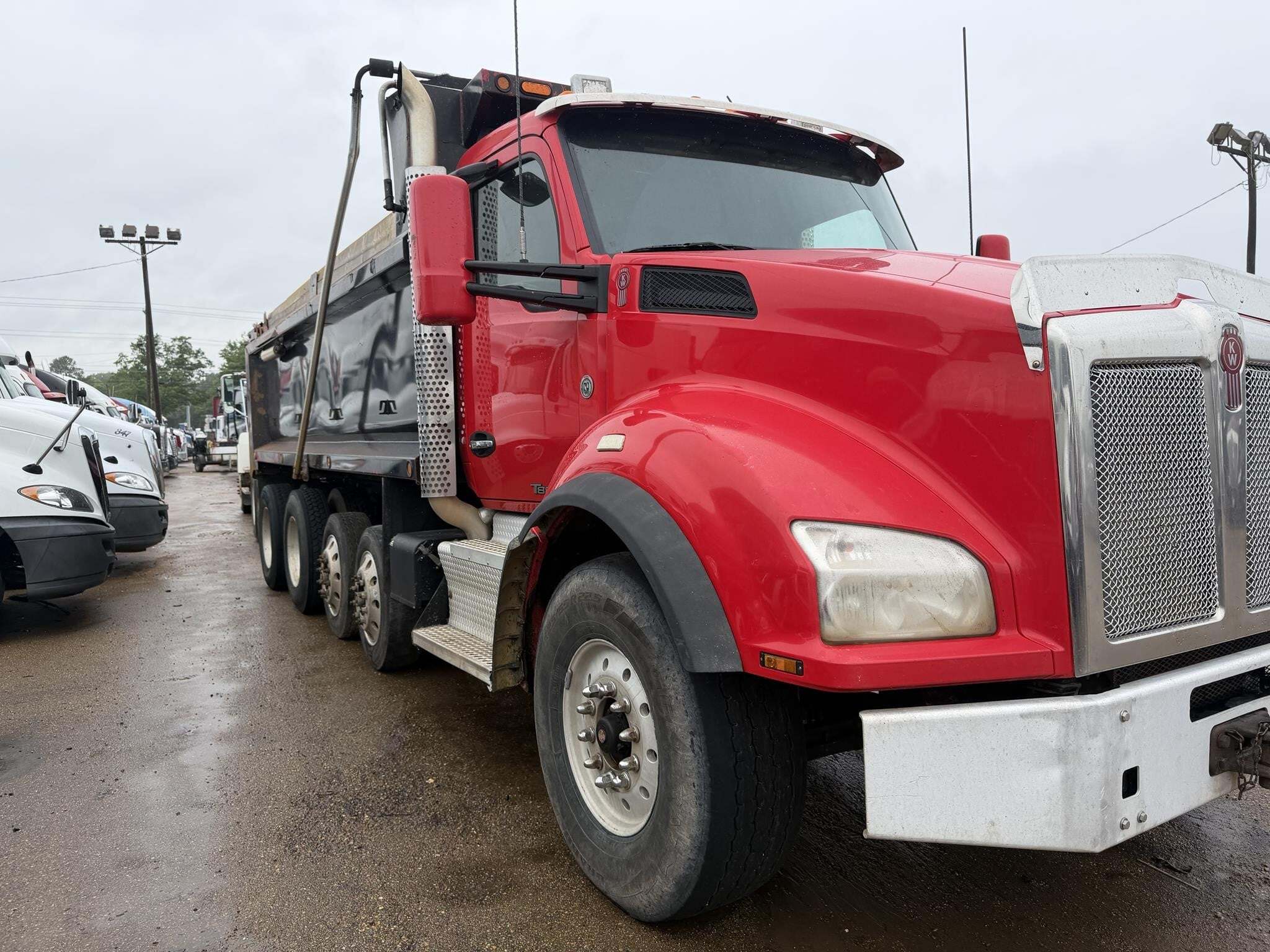 2017 Kenworth T880 Semi Trucks/Trailer