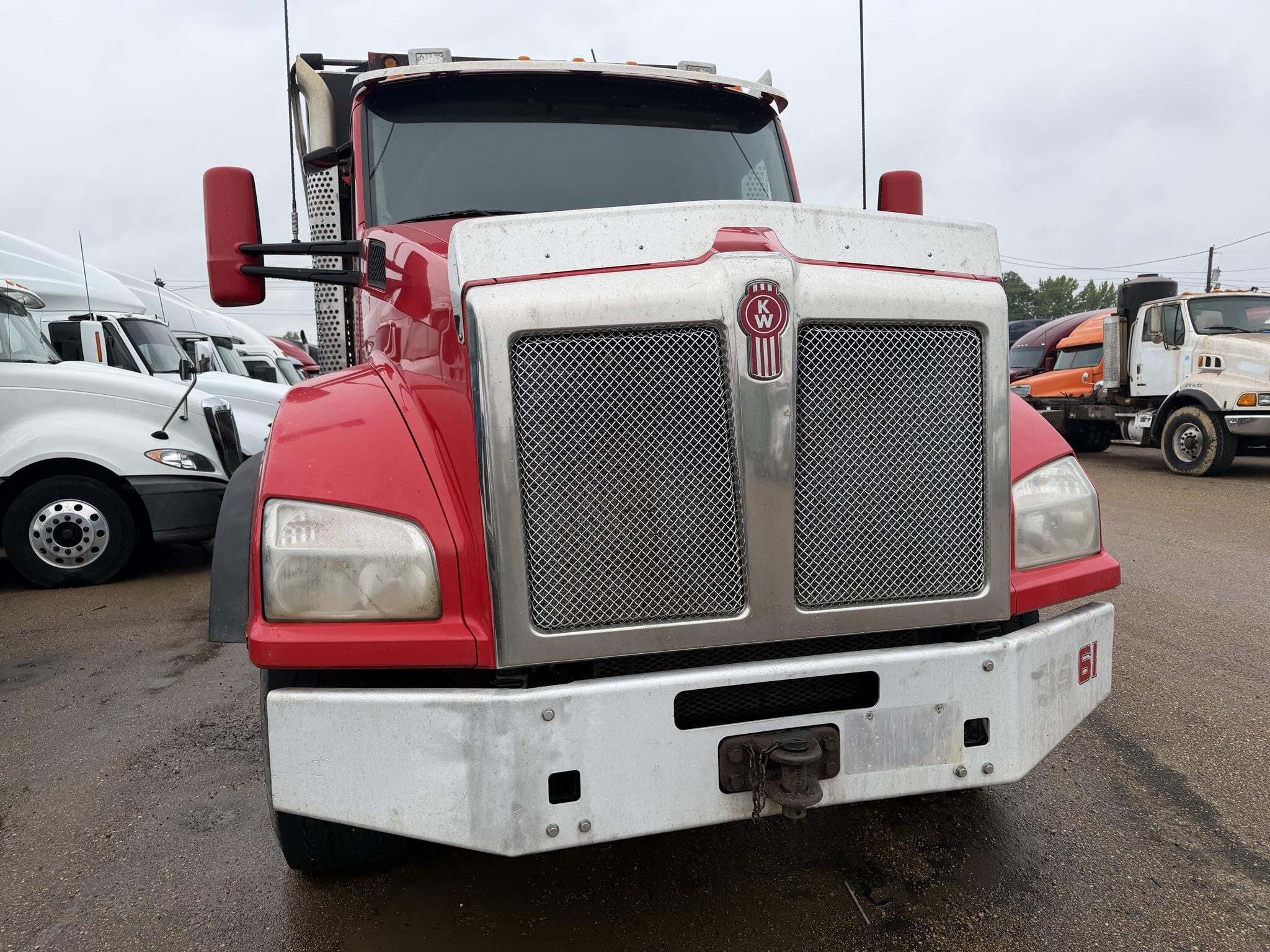 2017 Kenworth T880 Semi Trucks/Trailer