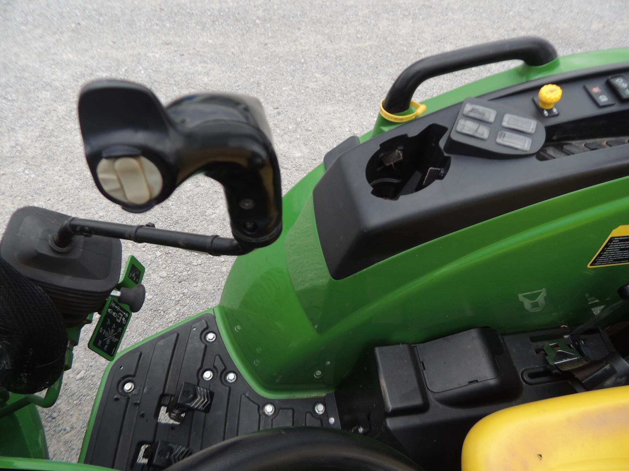 2015 John Deere 4044M Tractor