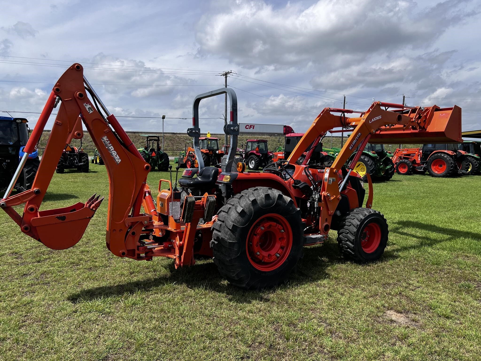 2016 Kubota MX5200 Tractor