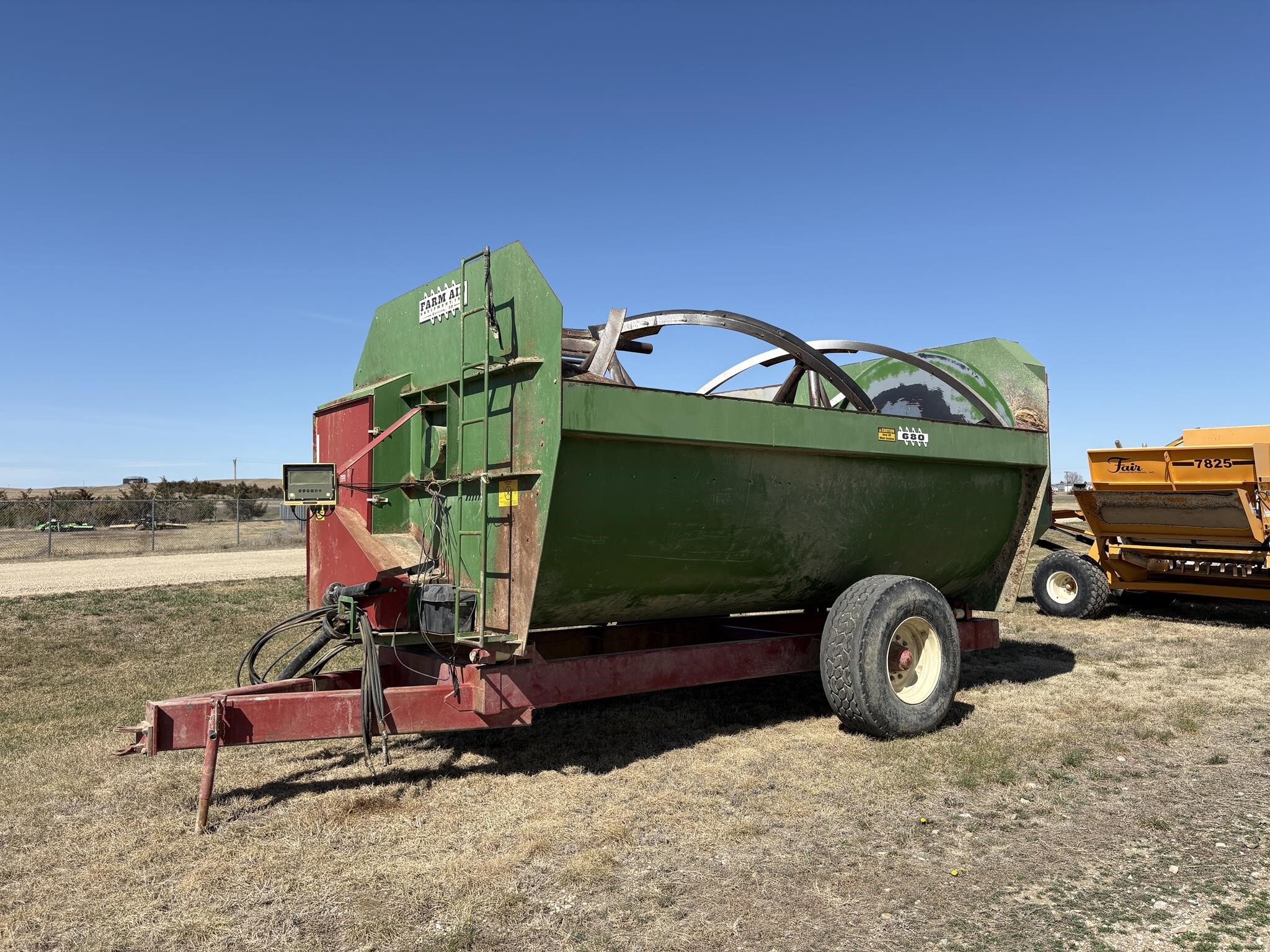  Farm Aid 680 Feed Wagon