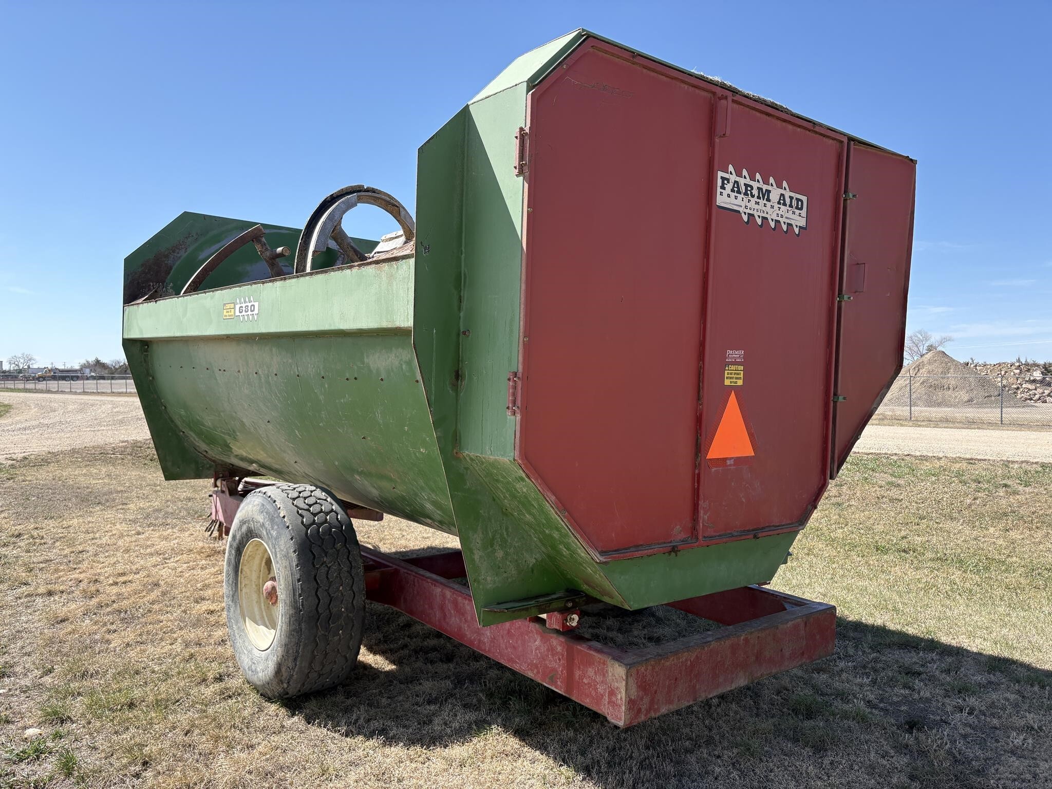  Farm Aid 680 Feed Wagon