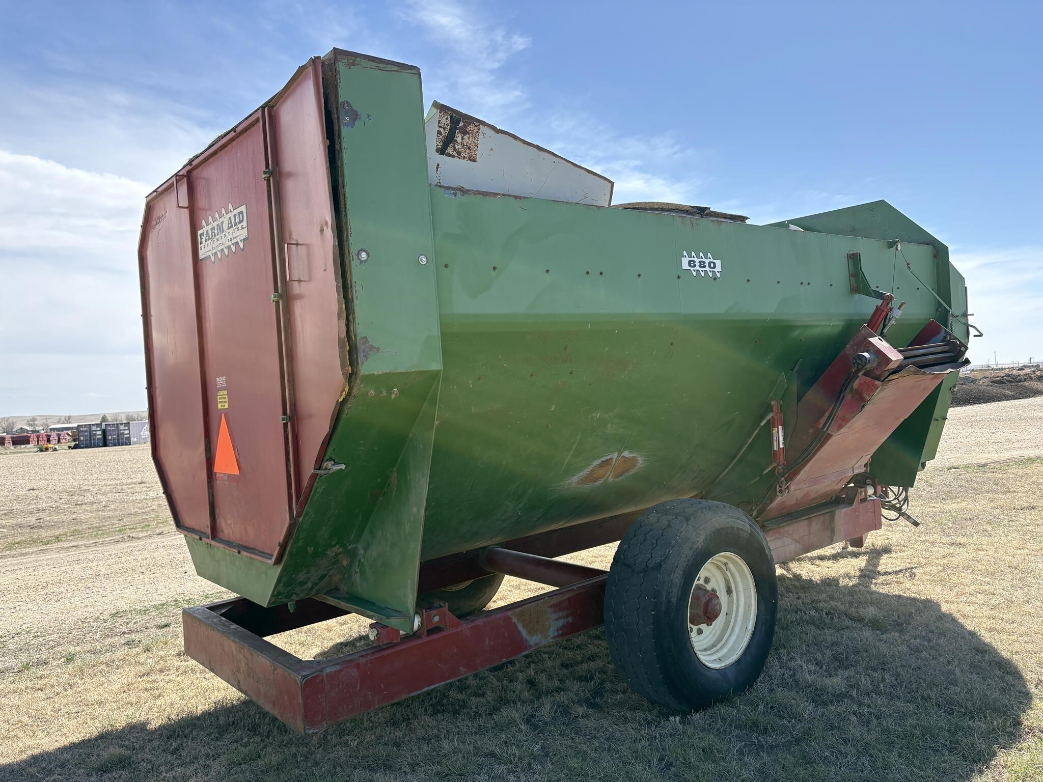  Farm Aid 680 Feed Wagon