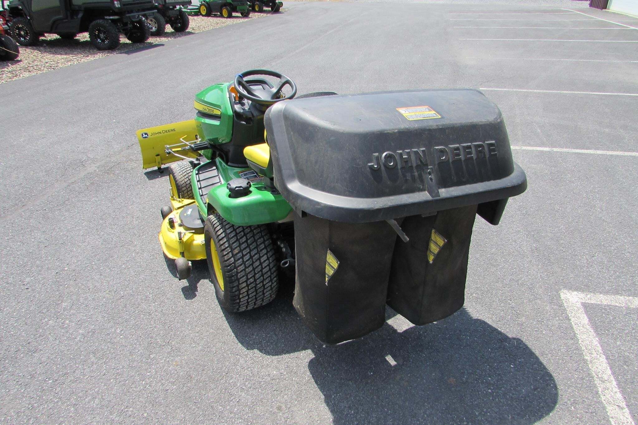 2015 John Deere X320 Lawn Mower