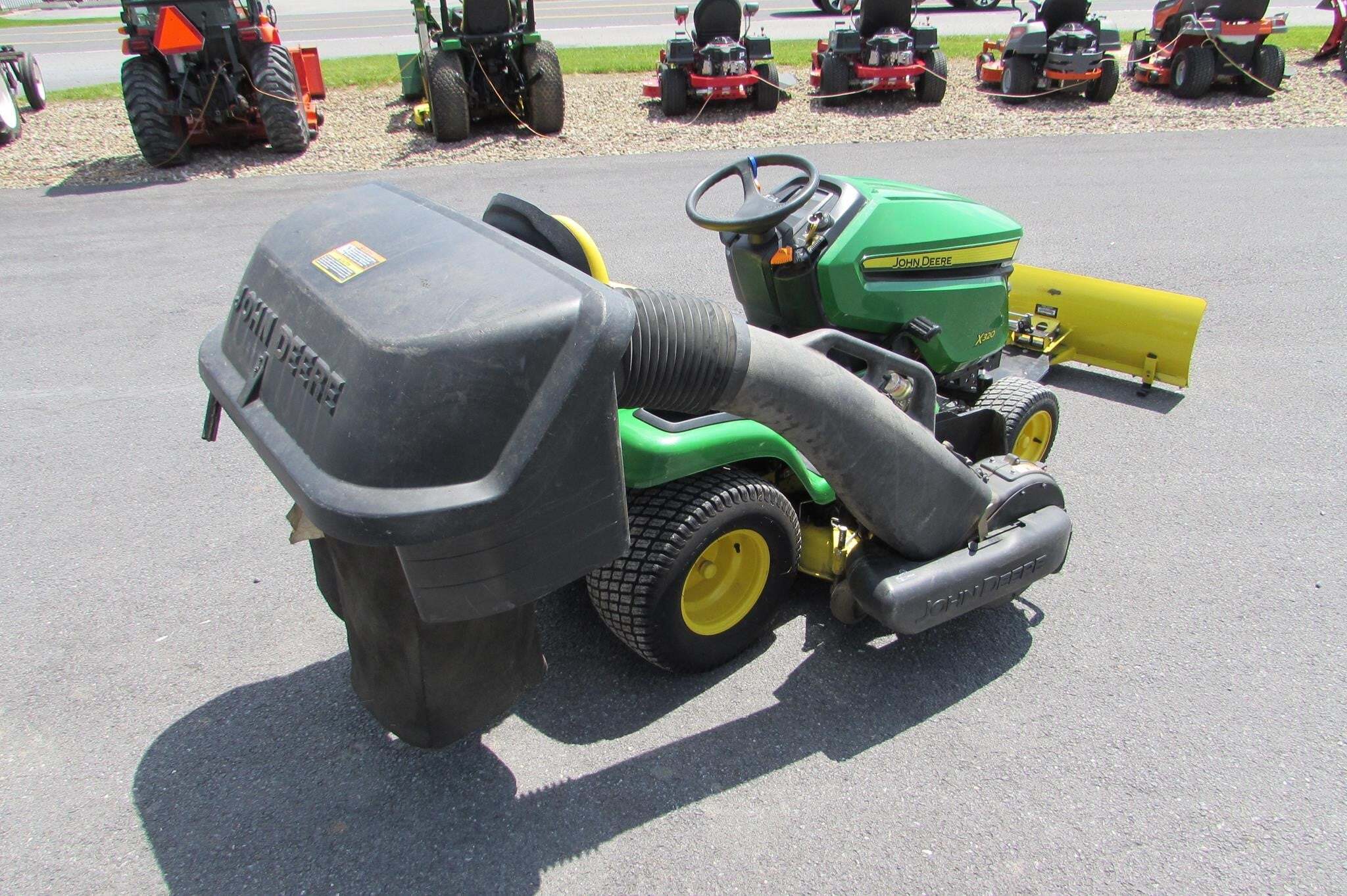 2015 John Deere X320 Lawn Mower