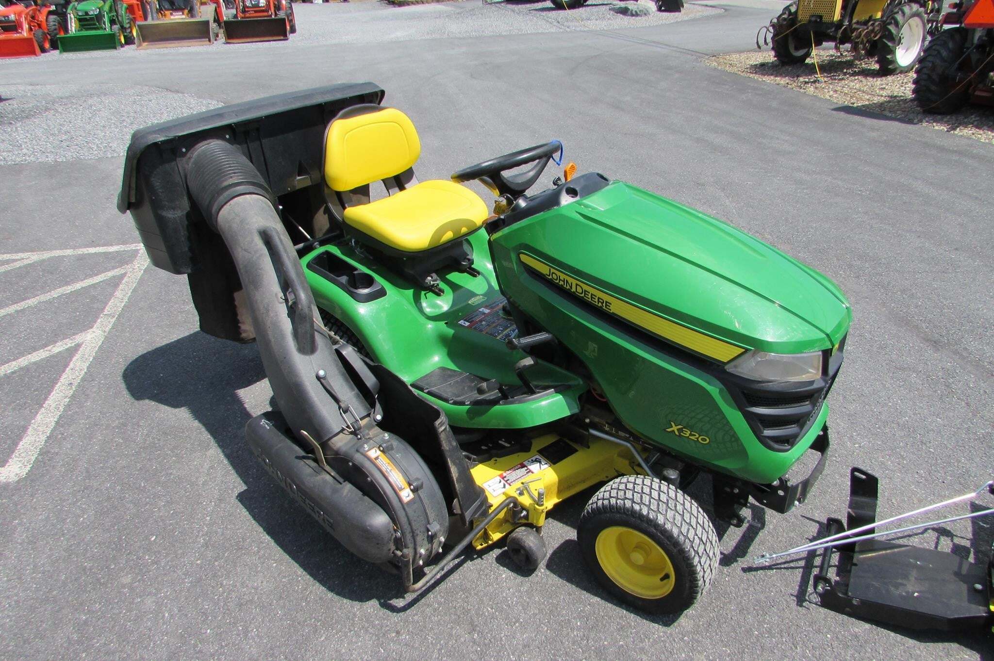 2015 John Deere X320 Lawn Mower