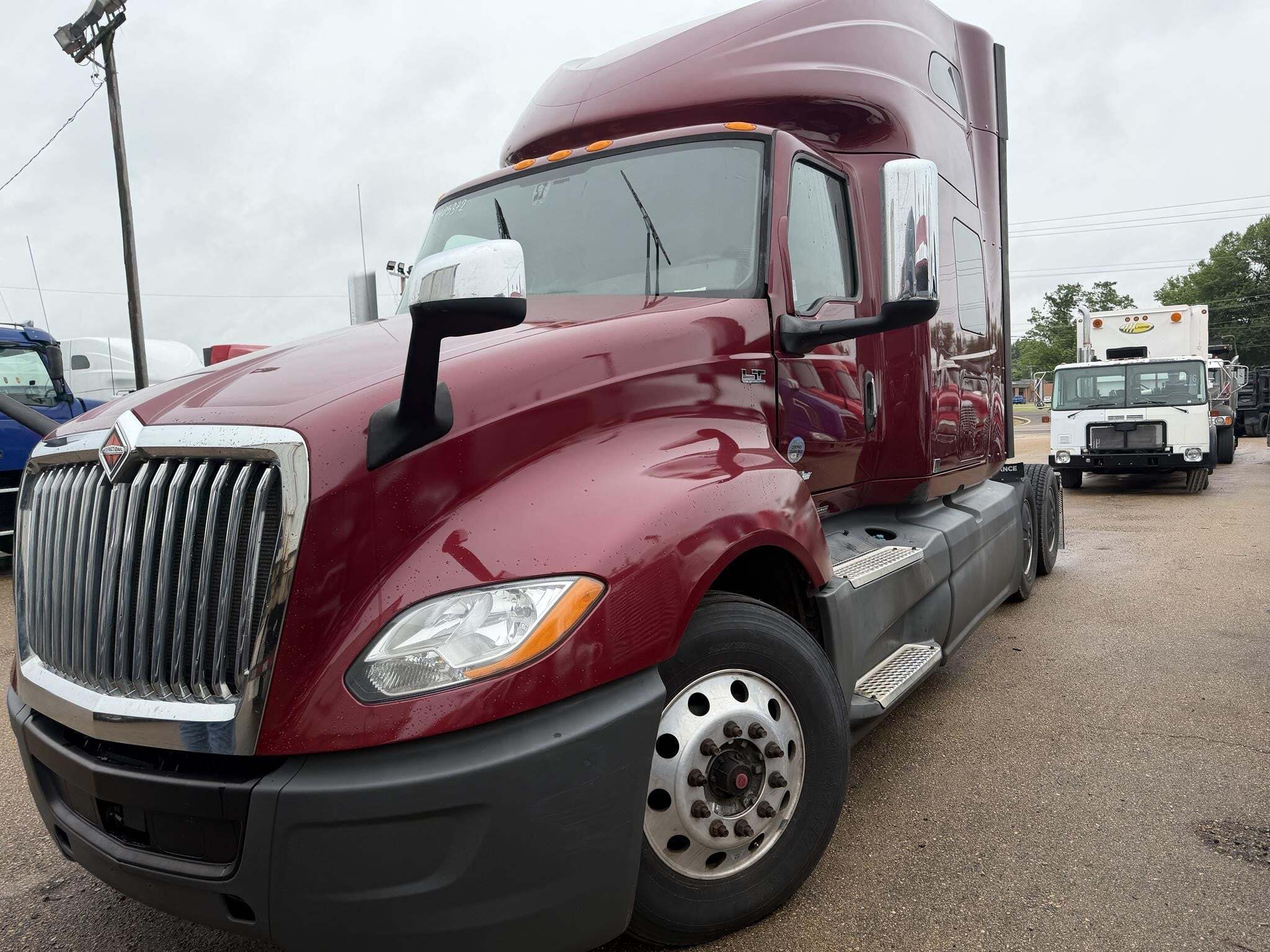 2020 International LT Semi Trucks/Trailer
