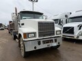 2009 Mack Pinnacle CHU613 Semi Trucks/Trailer