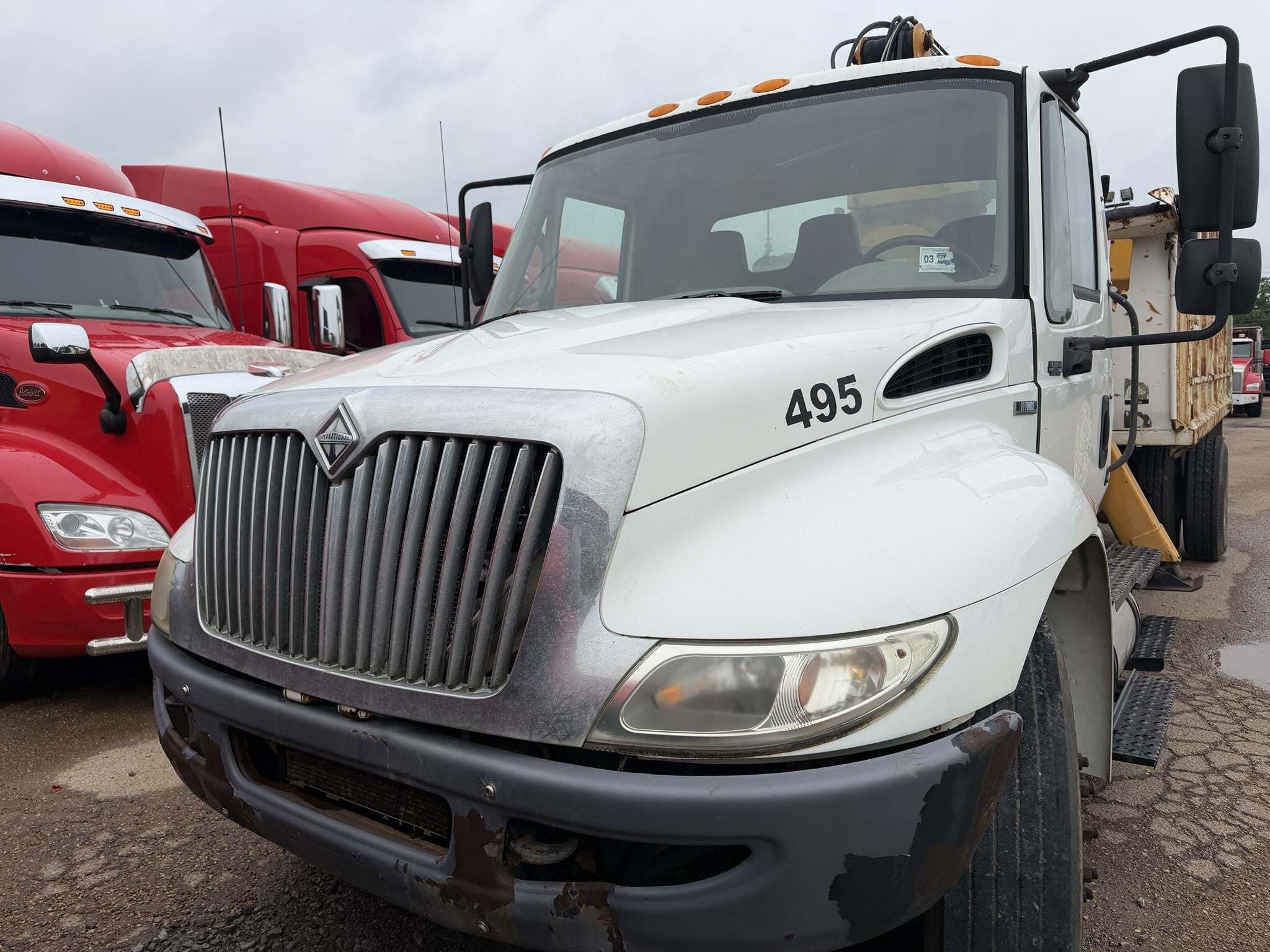 2008 International DURASTAR 4300 Semi Trucks/Trailer