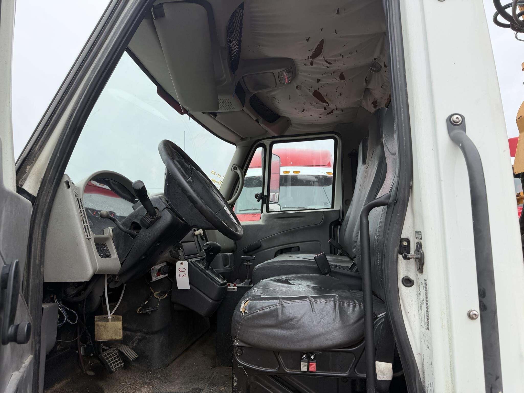 2008 International DURASTAR 4300 Semi Trucks/Trailer
