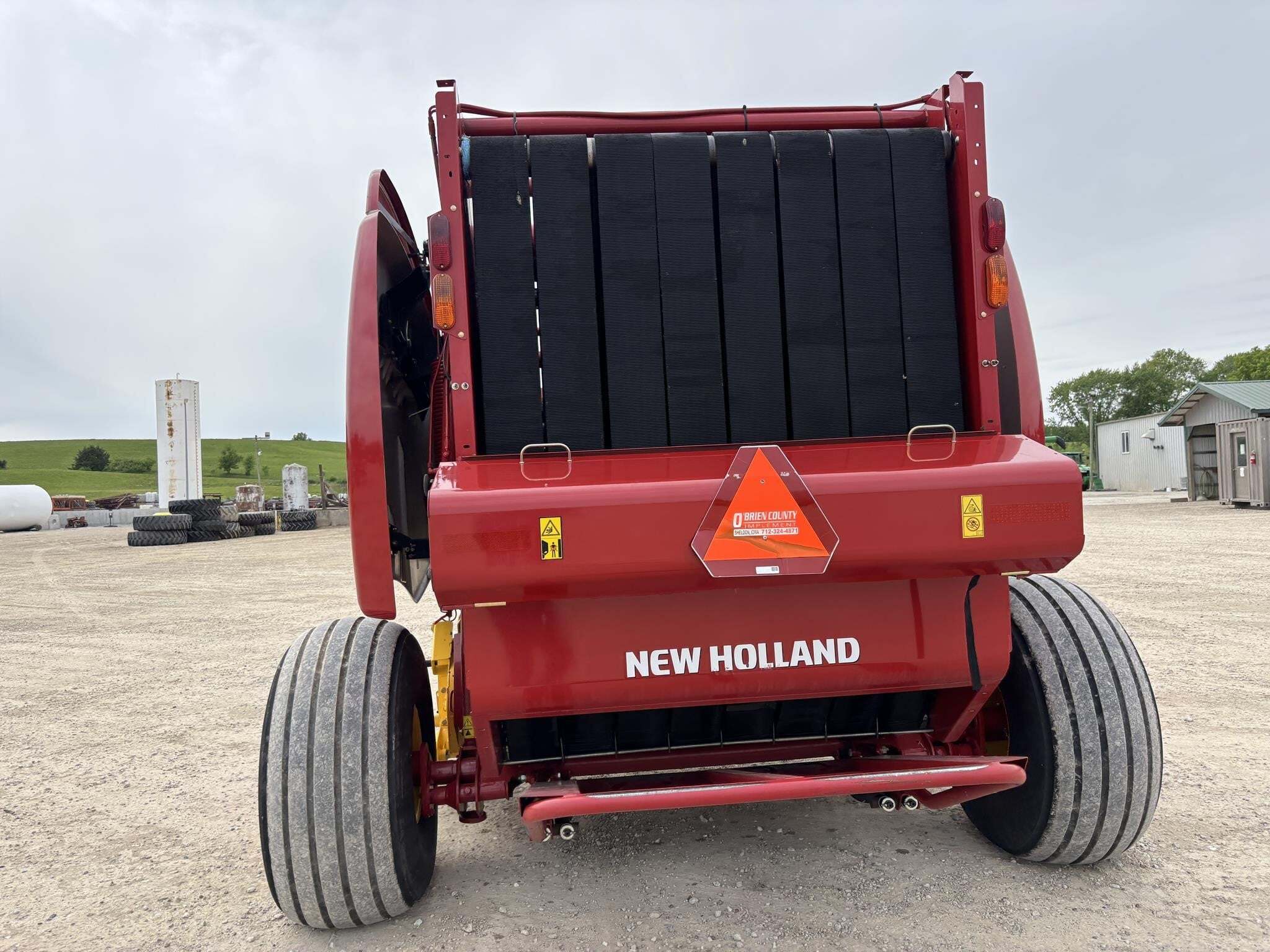 2018 New Holland Roll-Belt 560 Round Baler