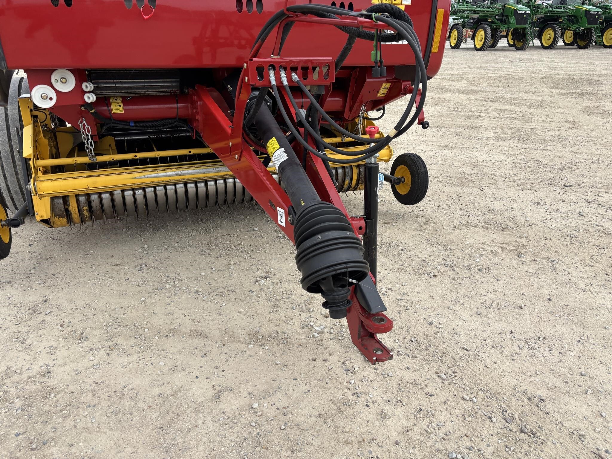 2018 New Holland Roll-Belt 560 Round Baler