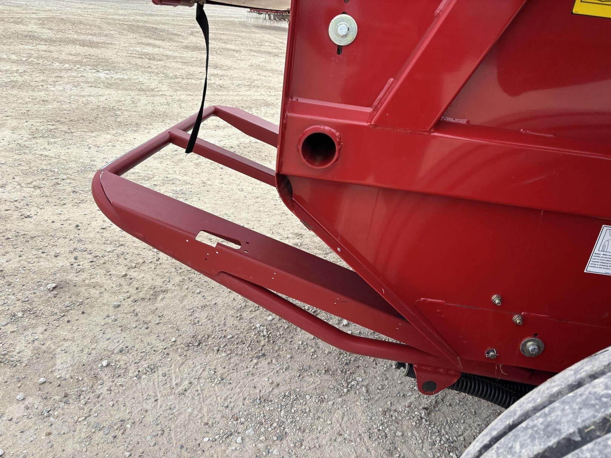 2018 New Holland Roll-Belt 560 Round Baler