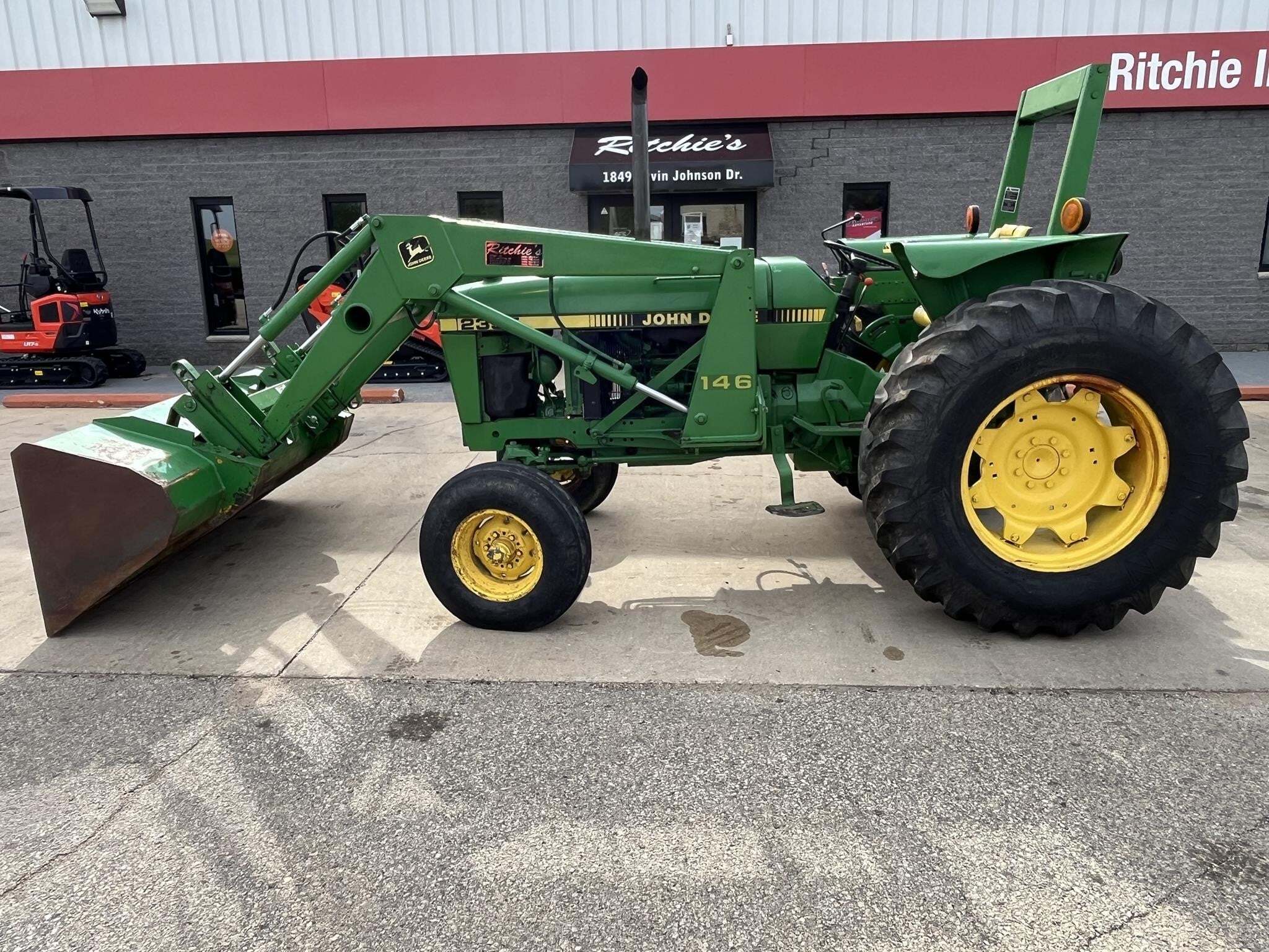 1990 John Deere 2355 Tractor