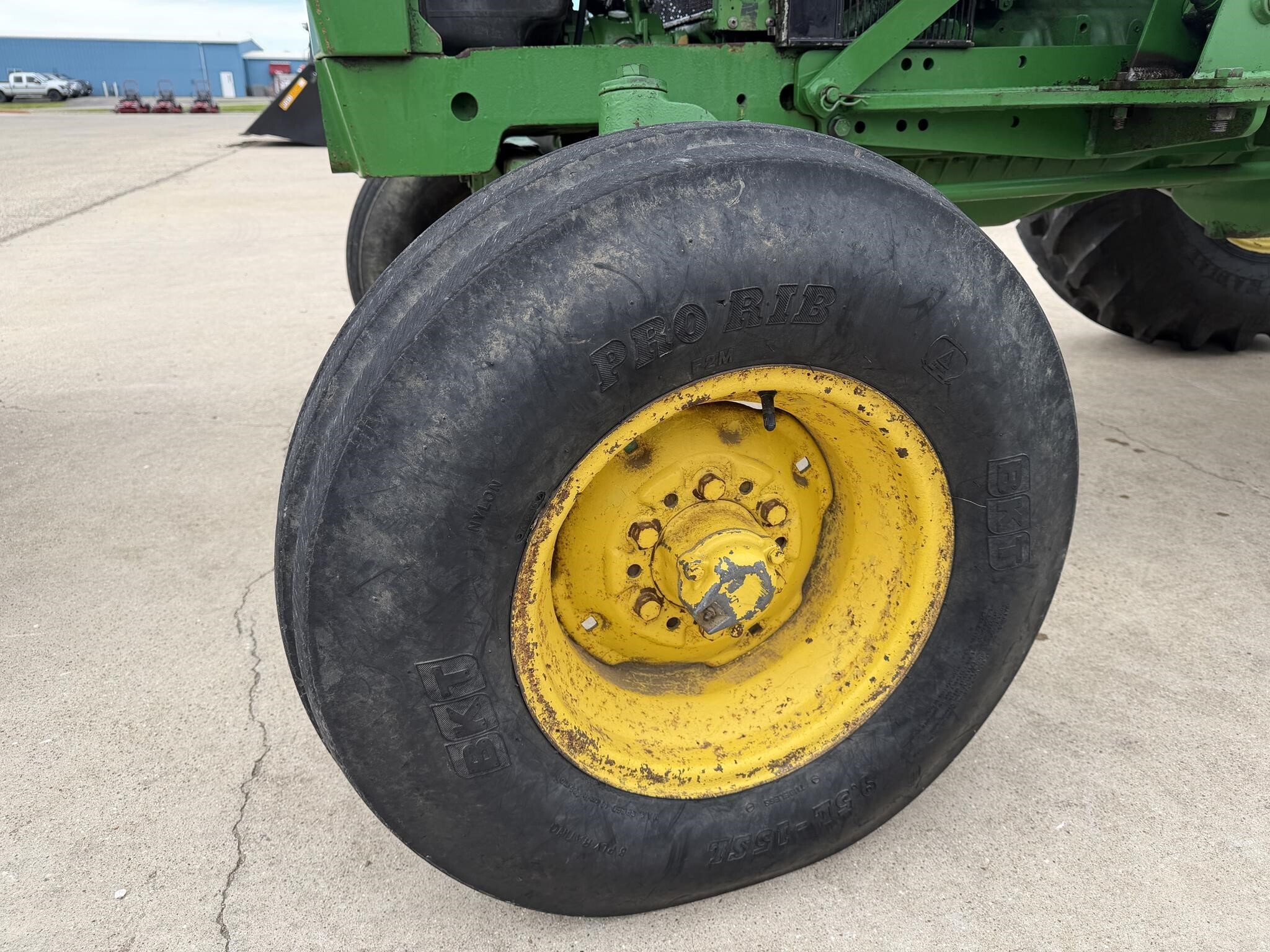 1990 John Deere 2355 Tractor