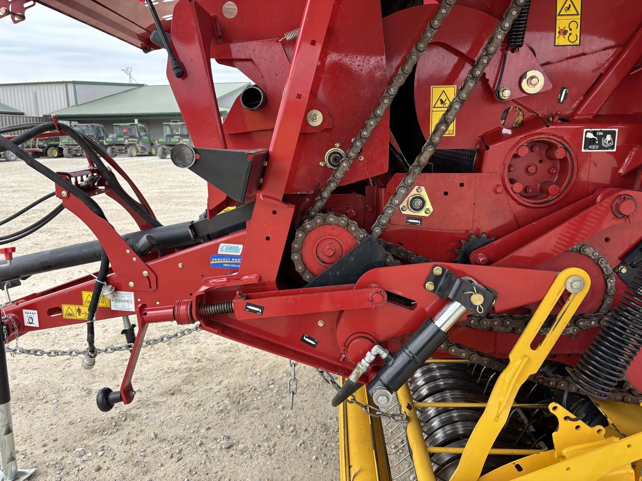 2018 New Holland Roll-Belt 560 Round Baler