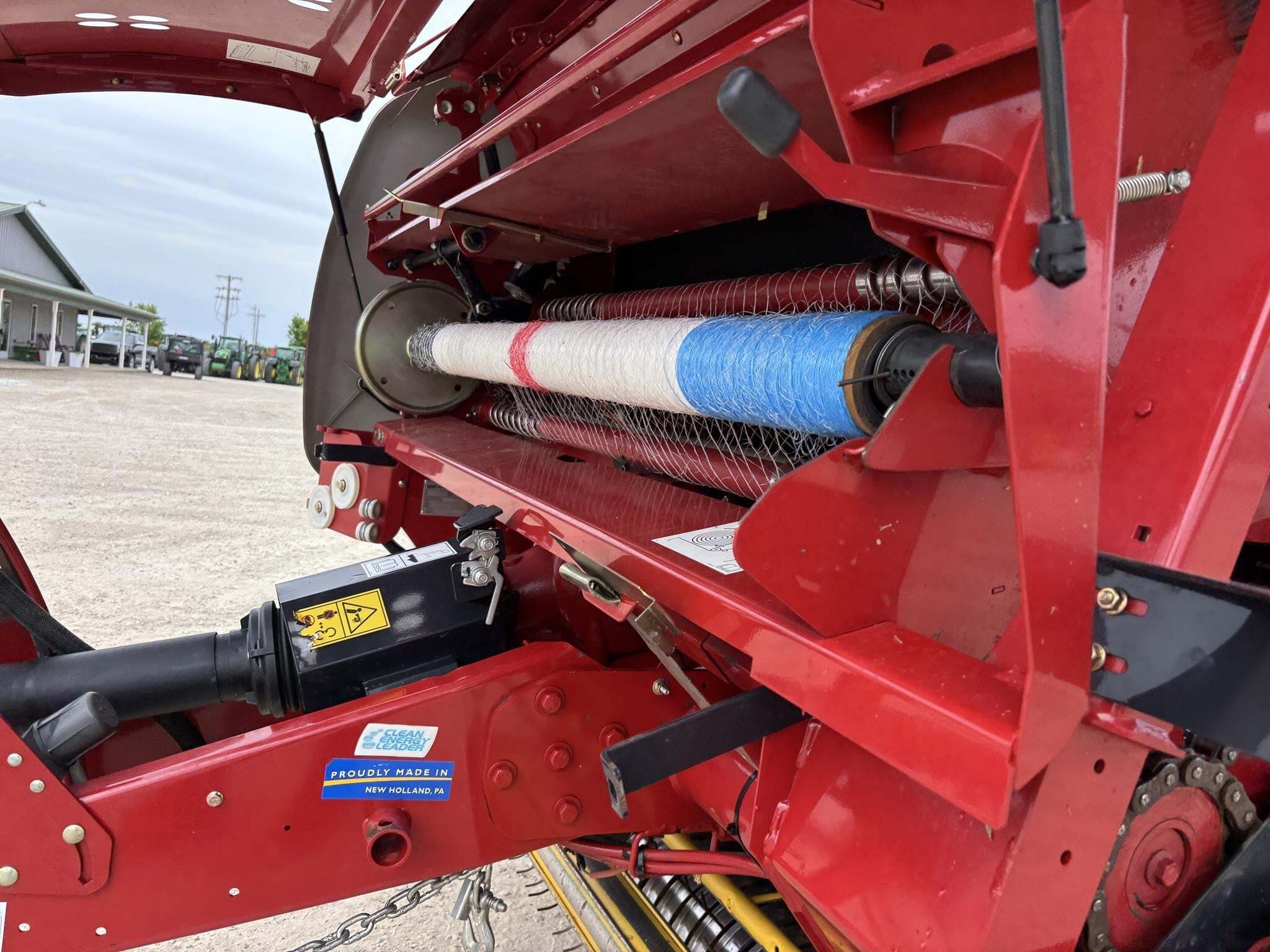 2018 New Holland Roll-Belt 560 Round Baler