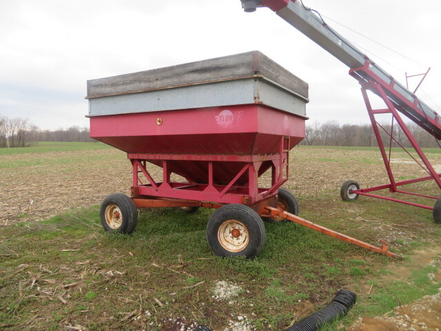  E-Z Trail 220W Gravity Wagon