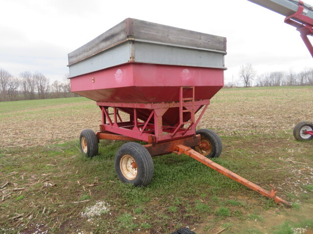  E-Z Trail 220W Gravity Wagon