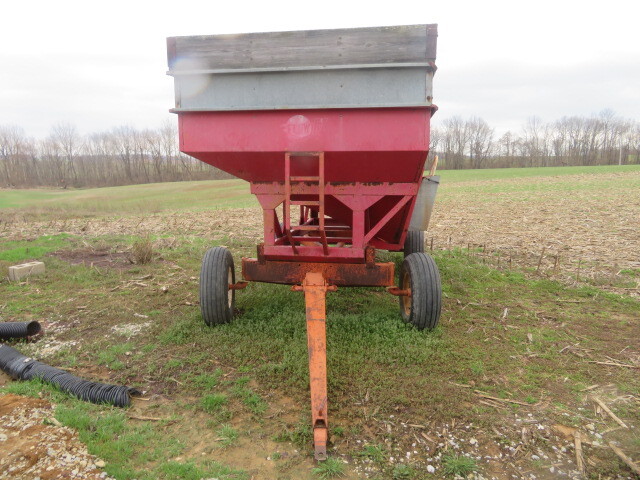  E-Z Trail 220W Gravity Wagon