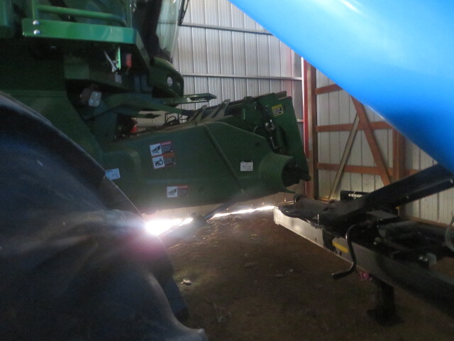 2018 Kinze 1500 Grain Cart