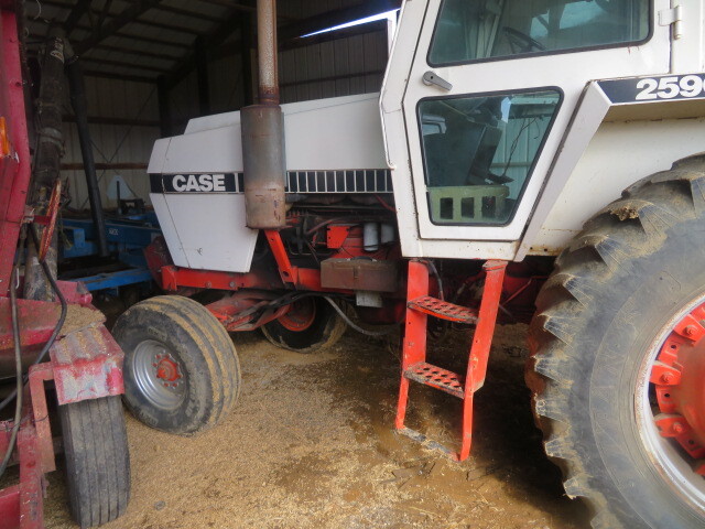 1980 Case 2590 Tractor