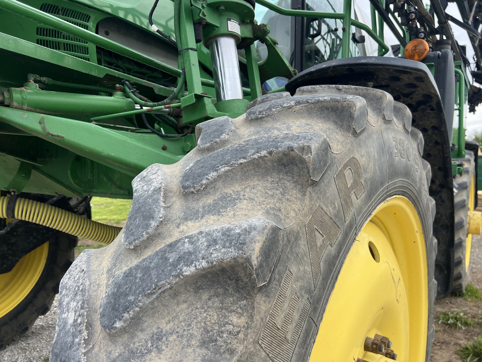  John Deere 4830 Self-Propelled Sprayer