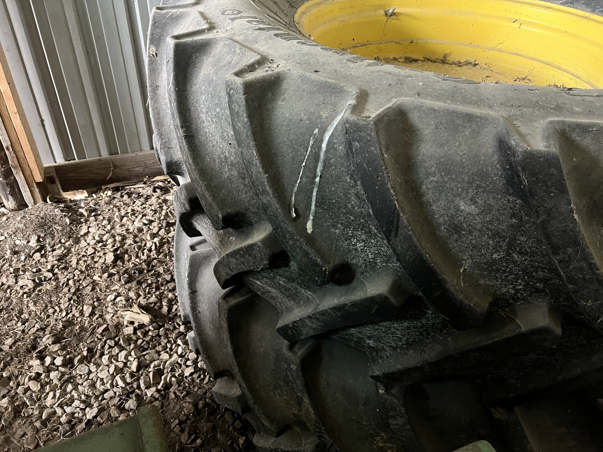  John Deere 4830 Self-Propelled Sprayer
