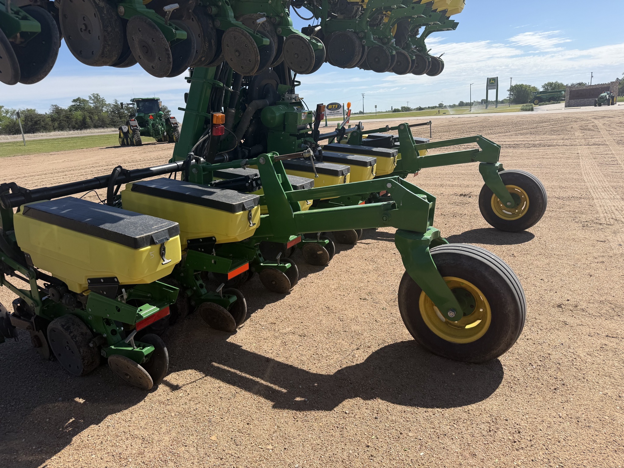2015 John Deere 1725 Planter