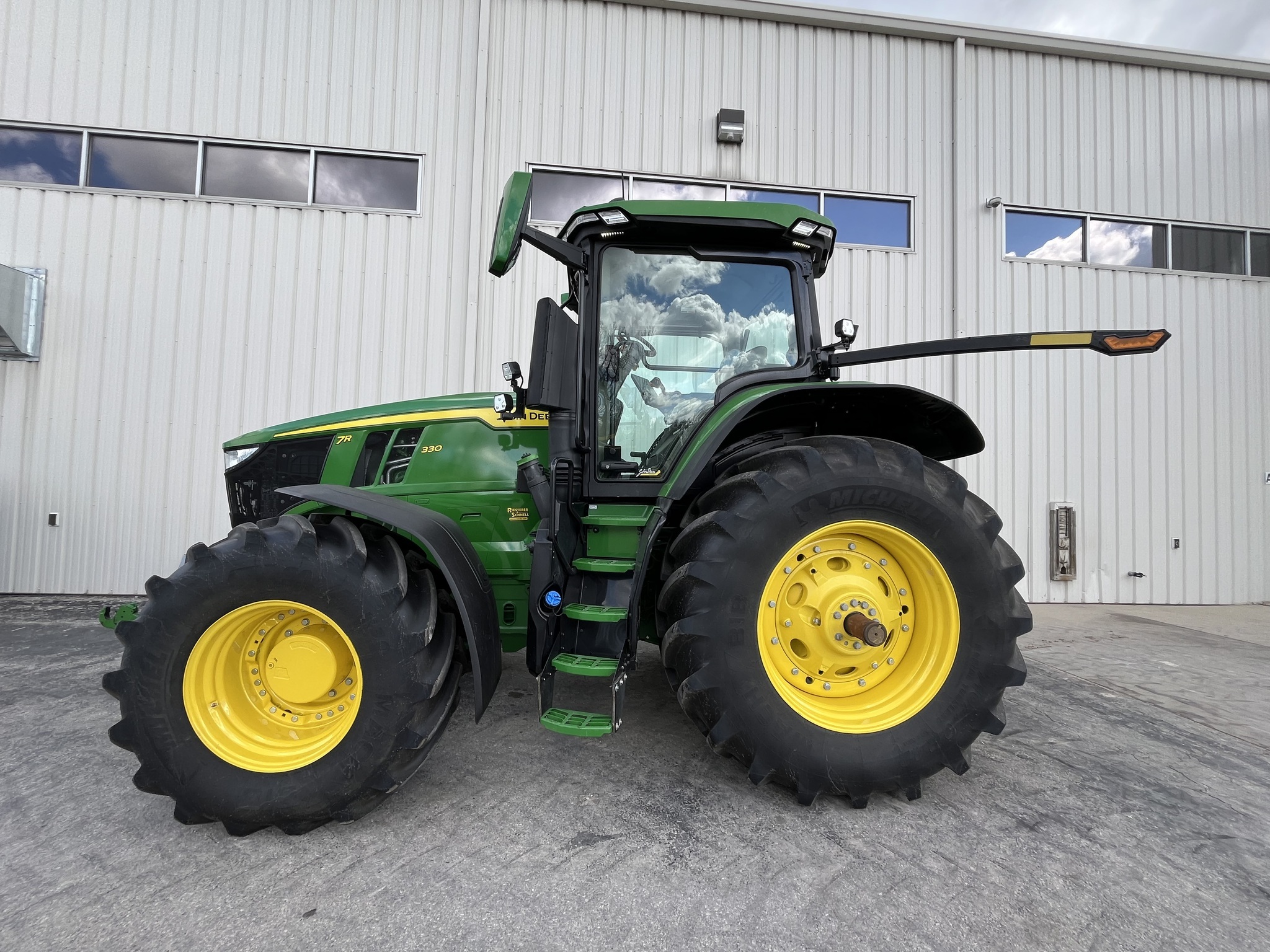 2025 John Deere 7R 330 Tractor