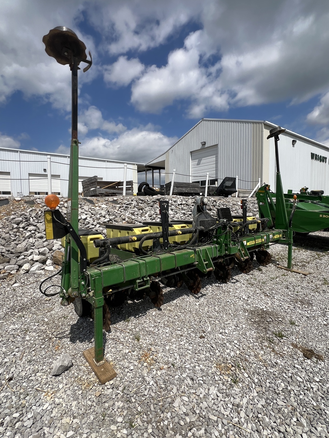 2014 John Deere 1700 Planter