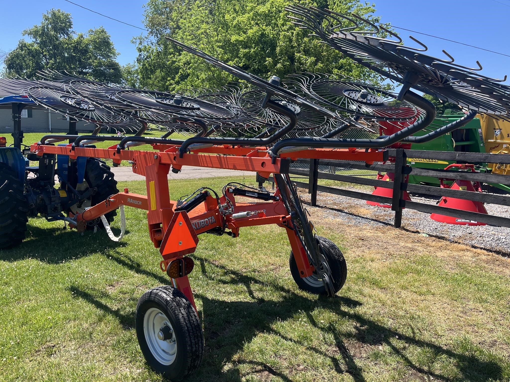  Kubota RA110CR Rake