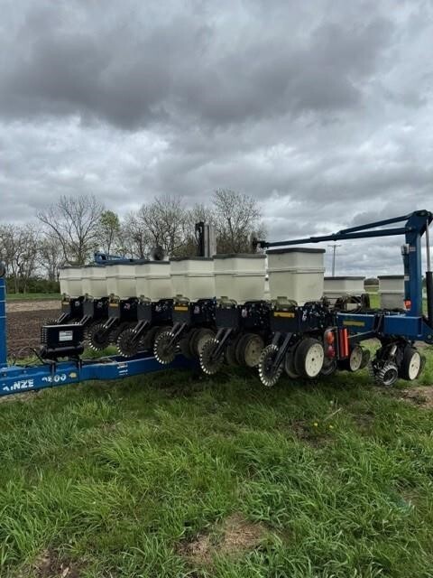 2010 Kinze 3500 Planter