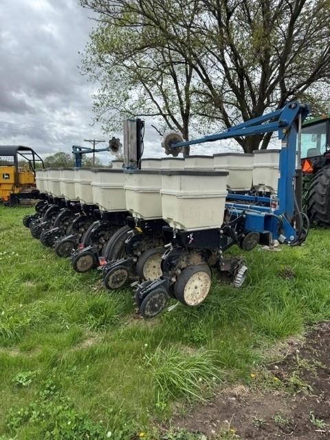 2010 Kinze 3500 Planter
