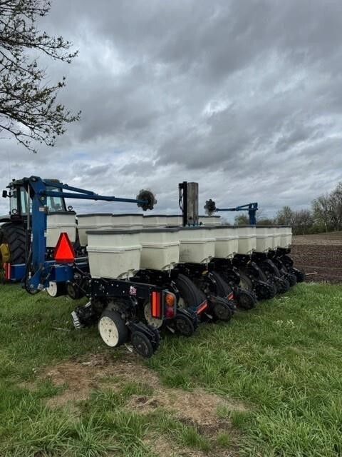 2010 Kinze 3500 Planter
